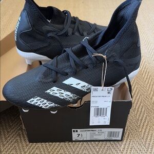 Adidas Predator Freak.3 FG Soccer Cleats - Big kid / men size 7.5